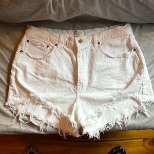 ABERCROMBIE curve love The Mom Short High Rise